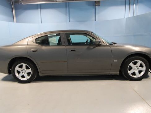Used 2010 Dodge Charger SXT RWD image 26