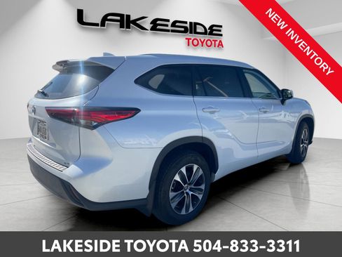 Used 2023 Toyota Highlander L image 6