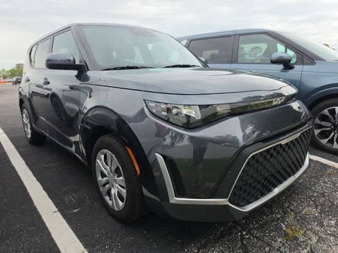 Certified 2023 Kia Soul LX FWD image 2