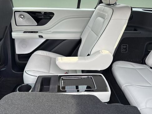 Used 2025 Lincoln Aviator Black Label image 16