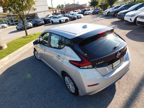 Used 2022 Nissan Leaf S FWD image 7