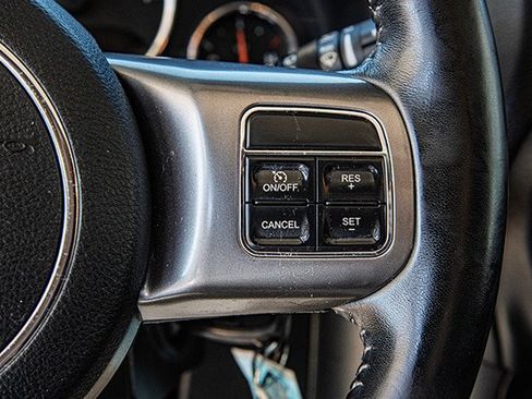 Used 2018 Jeep Wrangler Unlimited Sahara image 10