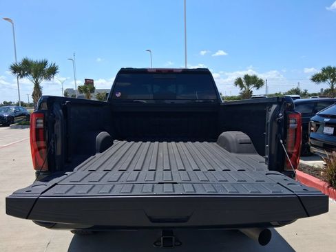 Used 2025 GMC Sierra 2500 Denali Ultimate AWD/4WD image 6