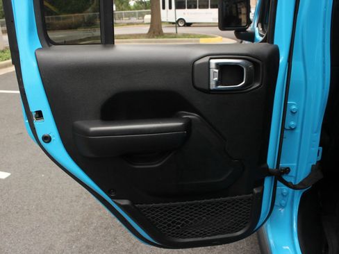 Used 2021 Jeep Wrangler Unlimited Rubicon w/ Safety Group AWD/4WD image 19