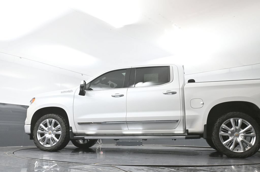 Used 2022 Chevrolet Silverado 1500 High Country w/ High Country Premium Package AWD/4WD image 66
