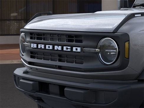 New 2025 Ford Bronco Base image 19
