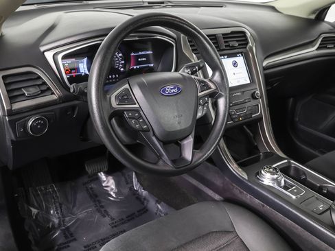 Used 2019 Ford Fusion SE image 5