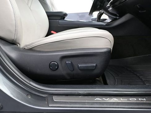 Used 2013 Toyota Avalon XLE Premium image 45