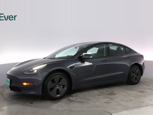 Used 2023 Tesla Model 3 Standard Range image 15