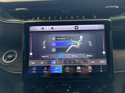 Used 2024 Jeep Grand Cherokee Limited w/ Trailer Tow Package image 17