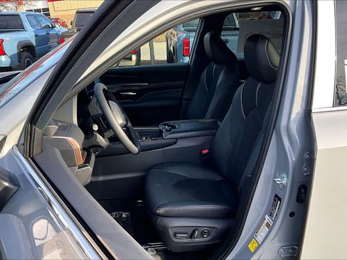 New 2026 Toyota Grand Highlander AWD Hybrid image 9