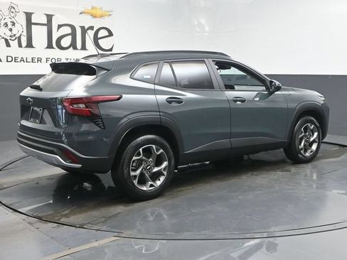 New 2026 Chevrolet Trax LT w/ LT Convenience Package FWD image 28