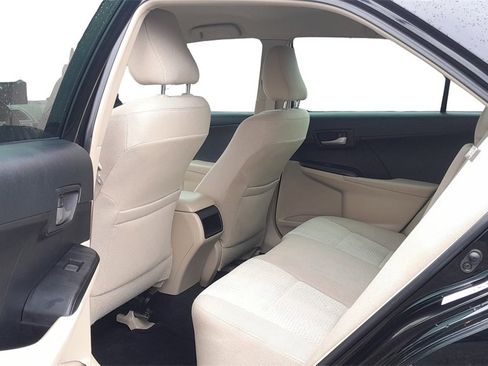 Used 2014 Toyota Camry LE image 30