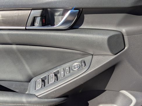 Used 2020 Honda Accord Sport image 11