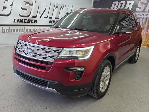 Used 2018 Ford Explorer XLT w/ Equipment Group 202A image 18