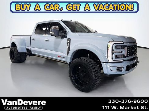 Used 2025 Ford F450 Platinum w/ Platinum Plus Package AWD/4WD image 1