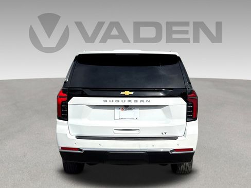 Certified 2025 Chevrolet Suburban LT AWD/4WD image 19