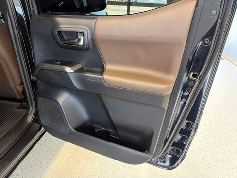 Used 2021 Toyota Tacoma Limited AWD/4WD image 29