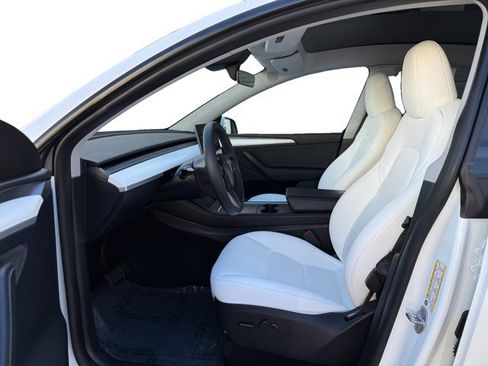 Used 2023 Tesla Model Y Long Range AWD/4WD image 10