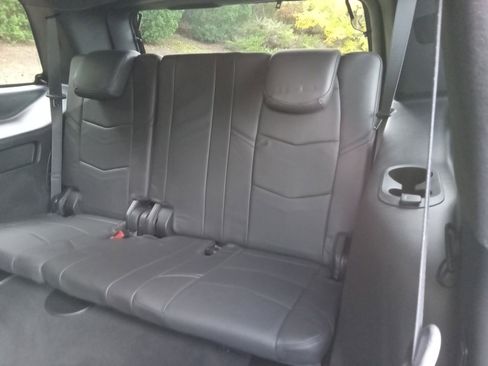 Used 2019 Cadillac Escalade Platinum image 24