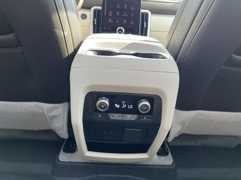 Used 2025 GMC Acadia Denali w/ Super Cruise Package FWD image 28