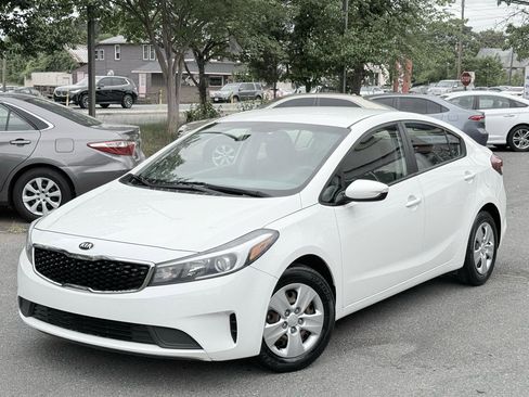 Used 2017 Kia Forte LX FWD image 2
