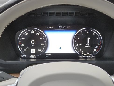 Used 2022 Volvo XC90 T5 Momentum w/ Advanced Package image 32