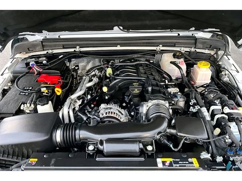 Certified 2025 Jeep Gladiator Mojave w/ Safety Group image 11