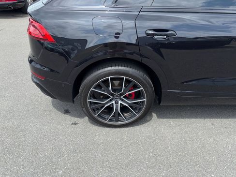 Used 2021 Audi Q8 Prestige AWD/4WD image 23