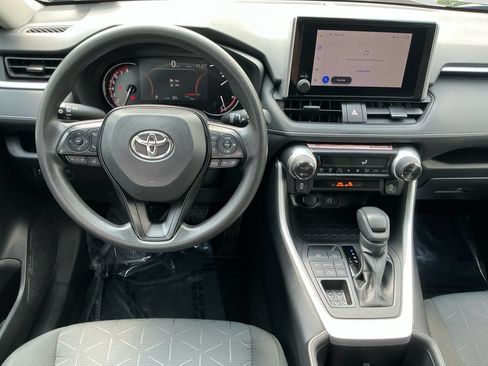 Used 2025 Toyota RAV4 XLE AWD/4WD image 16