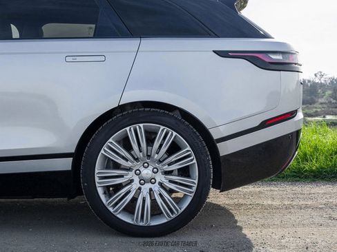 Used 2023 Land Rover Range Rover Velar R-Dynamic S image 5