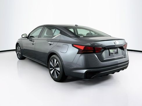 Used 2022 Nissan Altima 2.5 SV FWD image 5