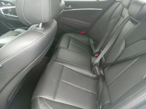 Used 2021 Genesis G70 2.0T image 17