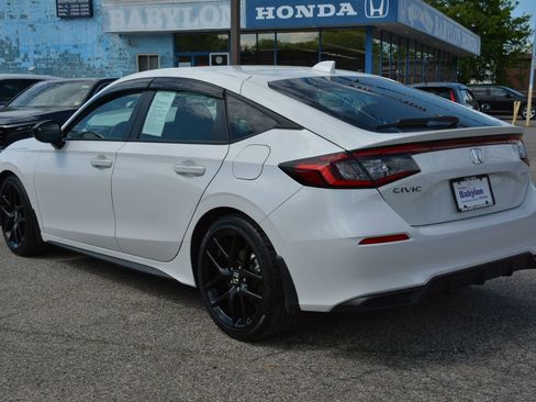 Used 2025 Honda Civic Sport image 3