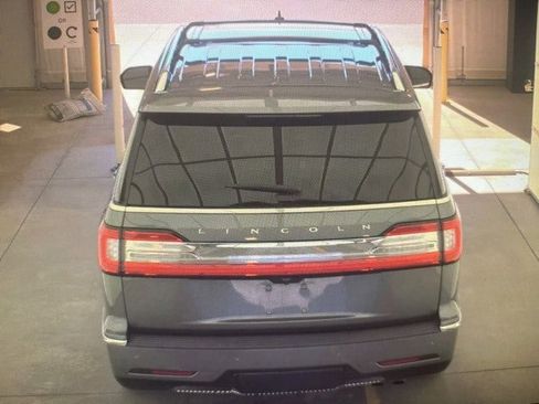 Used 2021 Lincoln Navigator Reserve image 5
