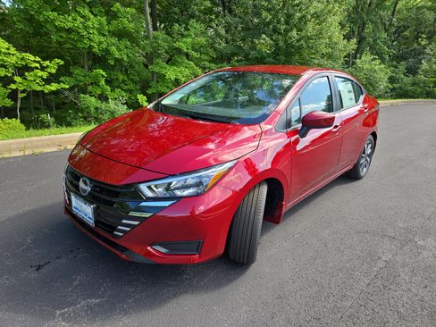 New 2025 Nissan Versa SV w/ Trunk Package image 4