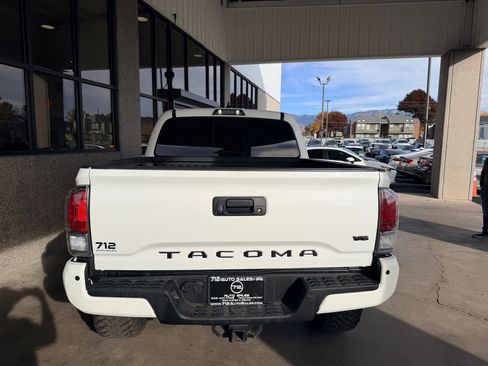 Used 2020 Toyota Tacoma TRD Off-Road image 38