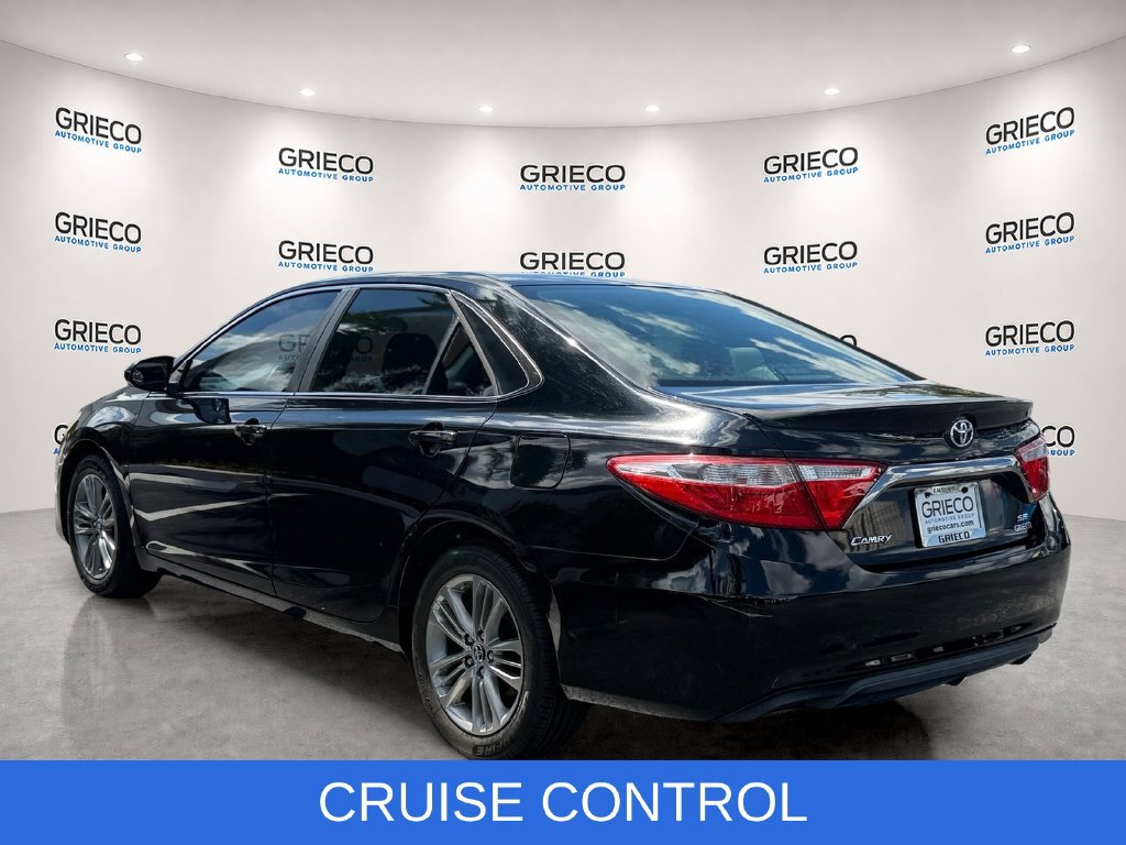 Used 2015 Toyota Camry SE FWD image 5