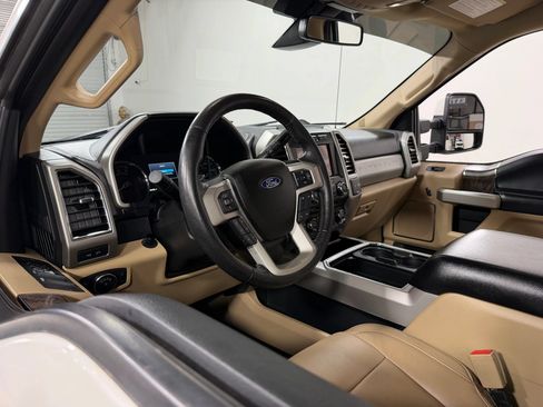 Used 2018 Ford F250 Lariat w/ Lariat Ultimate Package AWD/4WD image 14