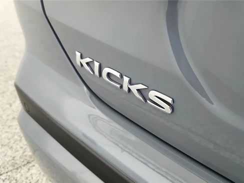 Used 2024 Nissan Kicks SV FWD image 17
