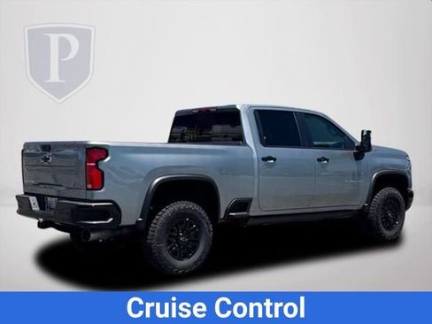 New 2026 Chevrolet Silverado 2500 ZR2 AWD/4WD image 6