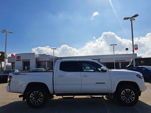 Used 2022 Toyota Tacoma TRD Sport image 4