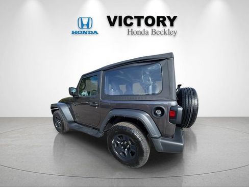 Used 2025 Jeep Wrangler Sport AWD/4WD image 3