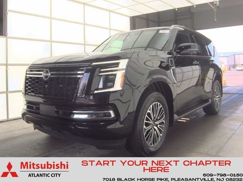 Used 2025 Nissan Armada SL AWD/4WD image 1