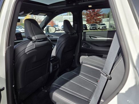 Certified 2025 INFINITI QX60 Luxe w/ Black Edition image 21