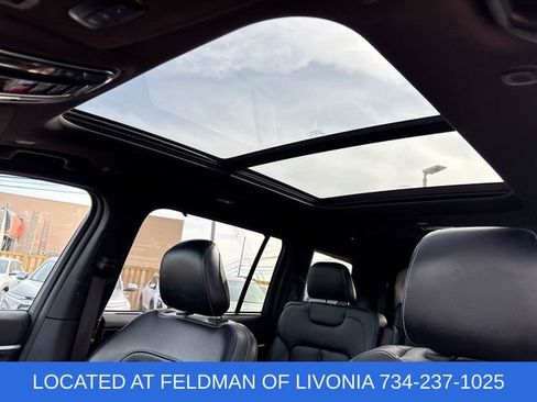 Used 2024 Jeep Grand Cherokee L Limited w/ Luxury Tech Group II image 19