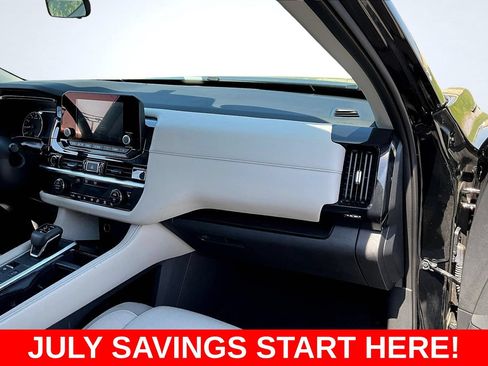 Used 2024 Nissan Pathfinder SV AWD/4WD image 35