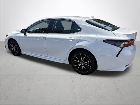 Used 2024 Toyota Camry SE FWD image 8