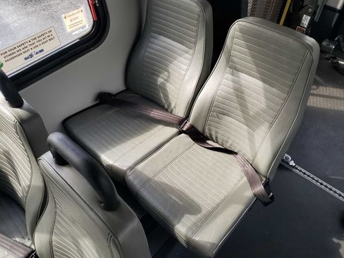 Used 2015 Ford E-350 and Econoline 350 Super Duty RWD image 29