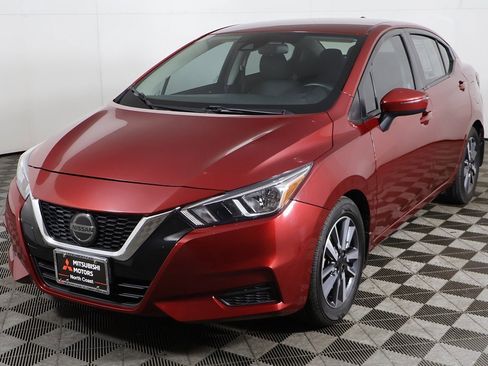 Used 2021 Nissan Versa SV image 5